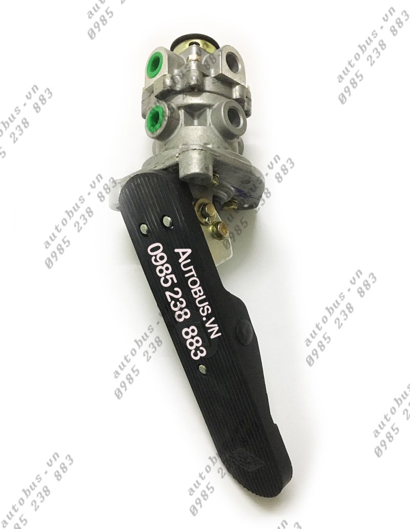 Cóc đạp phanh xe Thaco TB120S.