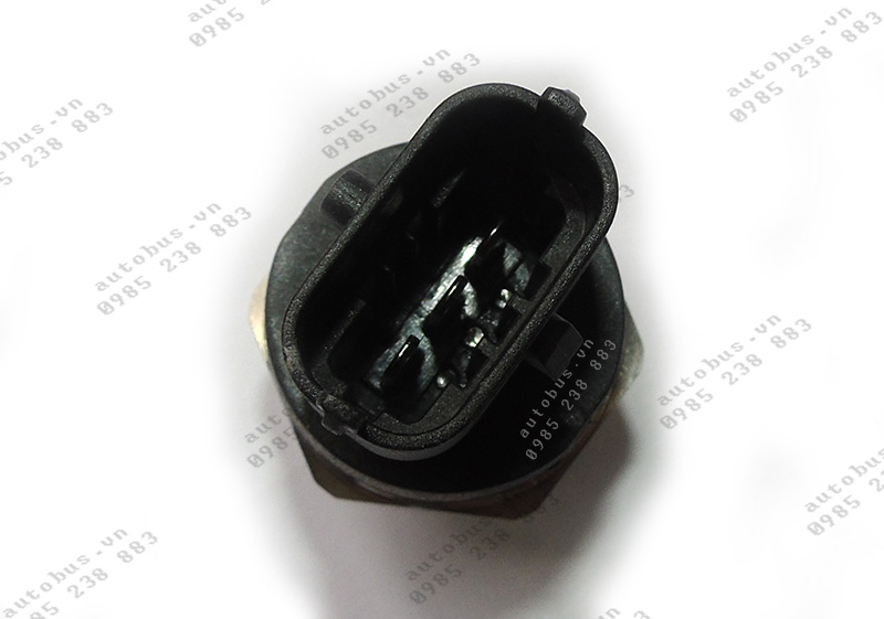 Cảm biến ống dầu động cơ xe khách